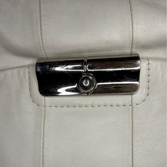 Coach Cream Leather Bag with Blue Lining - Picture 11 of 11